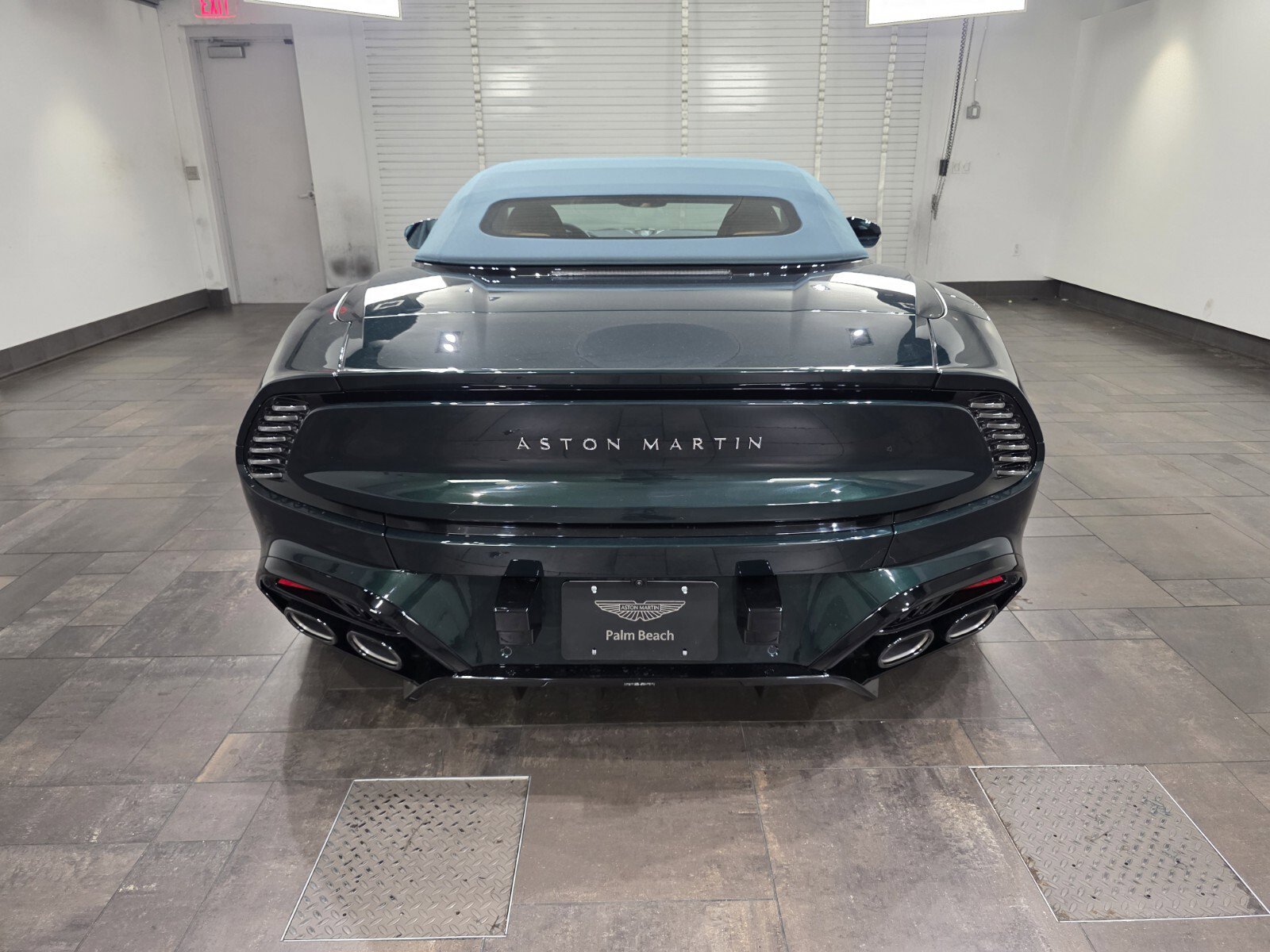 Used 2026 Aston Martin Vanquish Convertible image 24