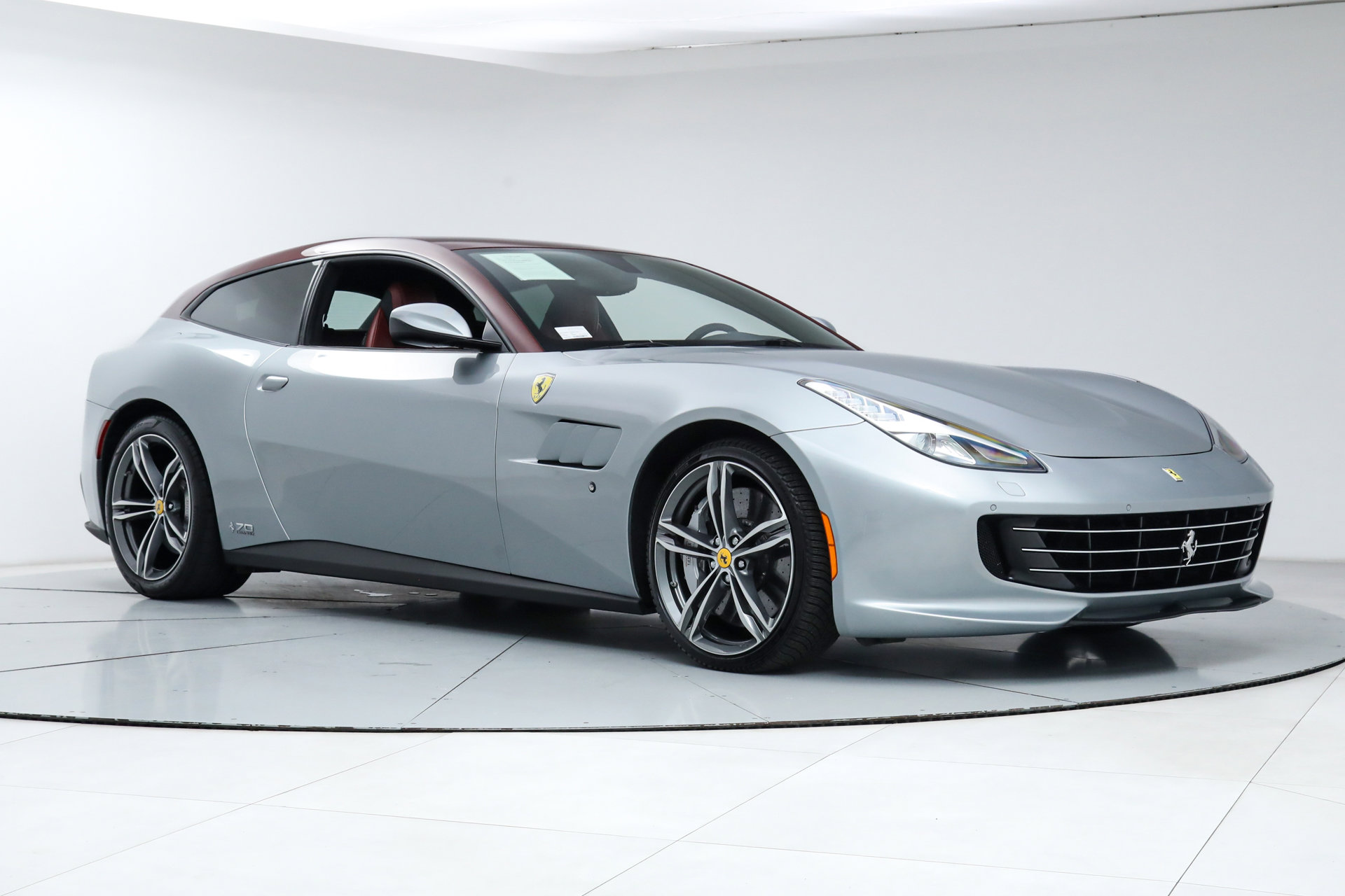 Certified 2018 Ferrari GTC4Lusso image 10