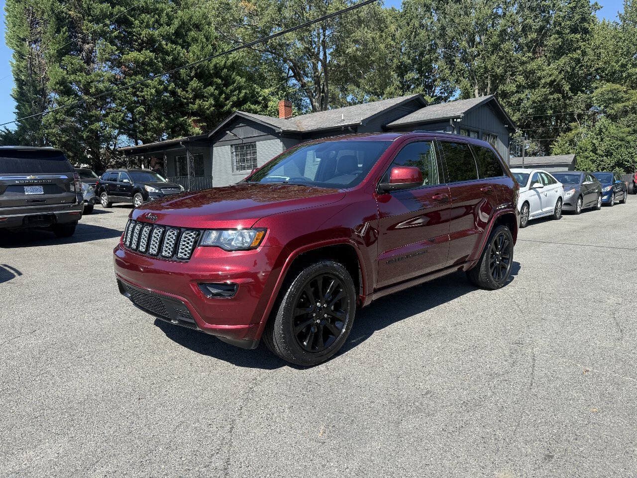 Used 2020 Jeep Grand Cherokee Altitude RWD image 2