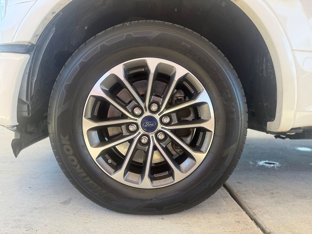 Used 2015 Ford F150 Platinum w/ Equipment Group 701A Luxury image 12