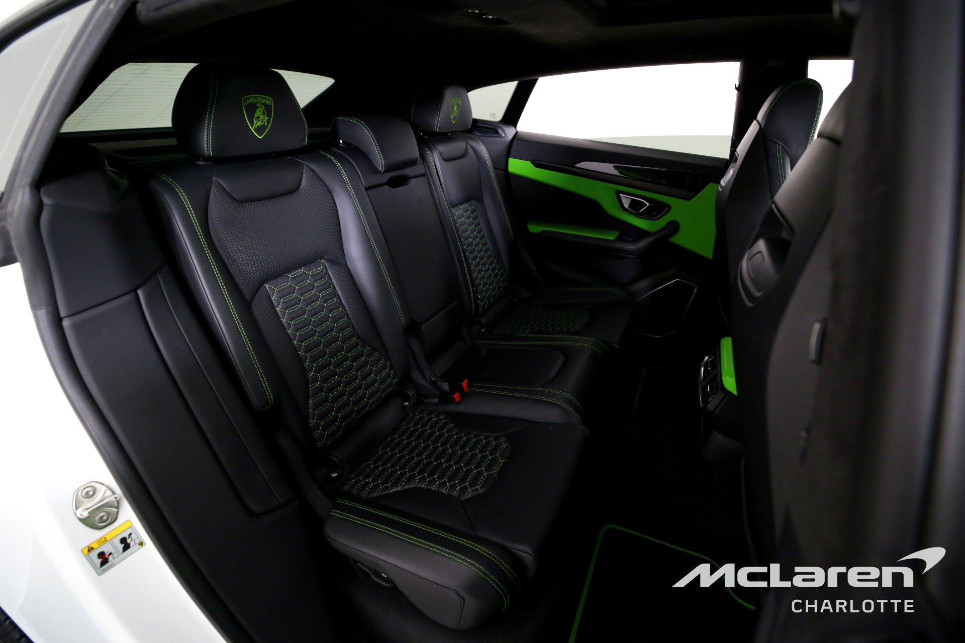 Used 2022 Lamborghini Urus AWD/4WD image 24