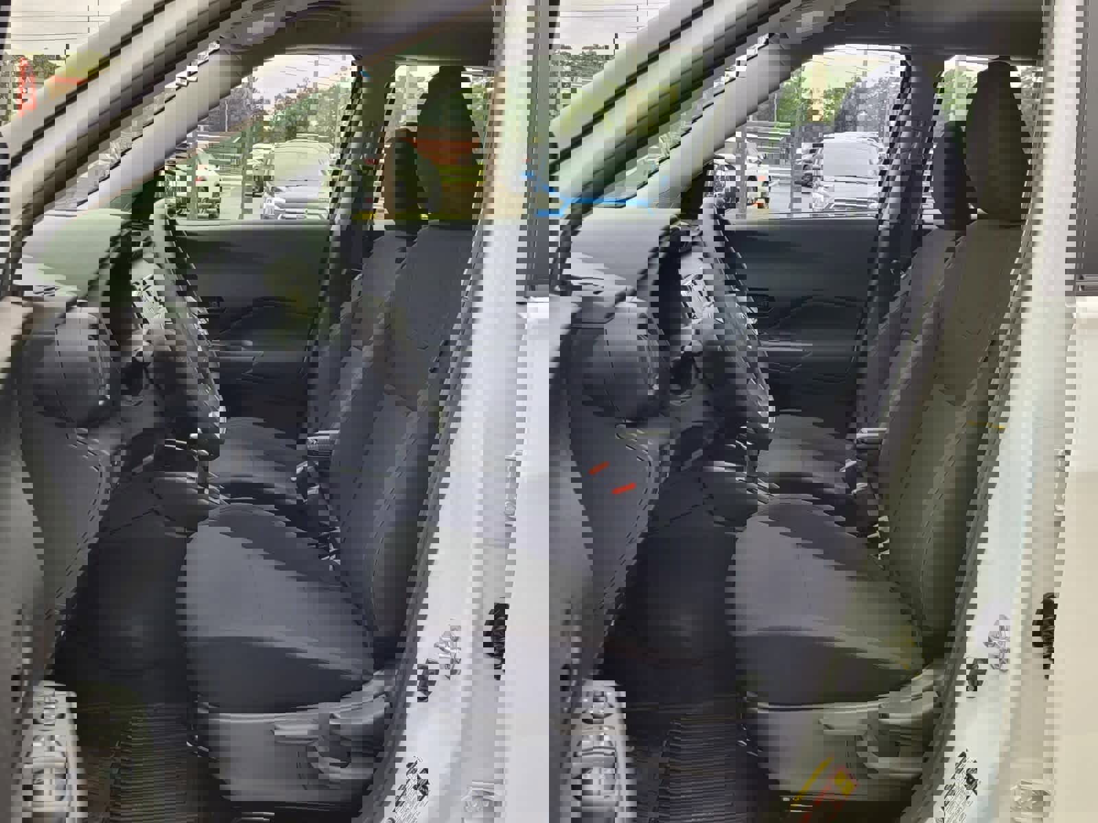 New 2025 Nissan Kicks Play S image 3