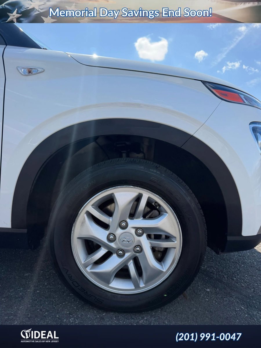Used 2024 Hyundai Venue SE FWD image 17
