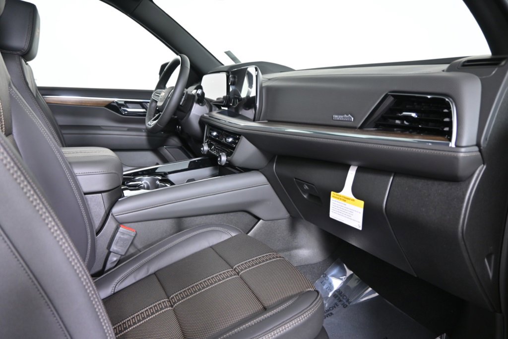 New 2026 Chevrolet Suburban High Country image 17