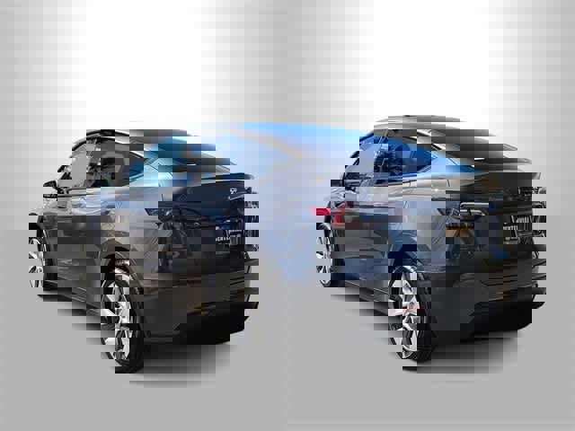 Used 2022 Tesla Model Y Long Range image 6