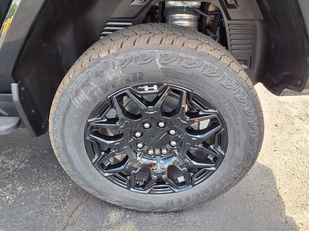 New 2026 GMC Hummer EV 4x4 Crew Cab image 12