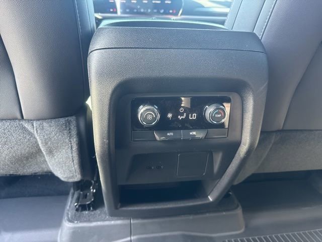 New 2026 Chevrolet Traverse Z71 w/ LPO, Floor Liner Package AWD/4WD image 28