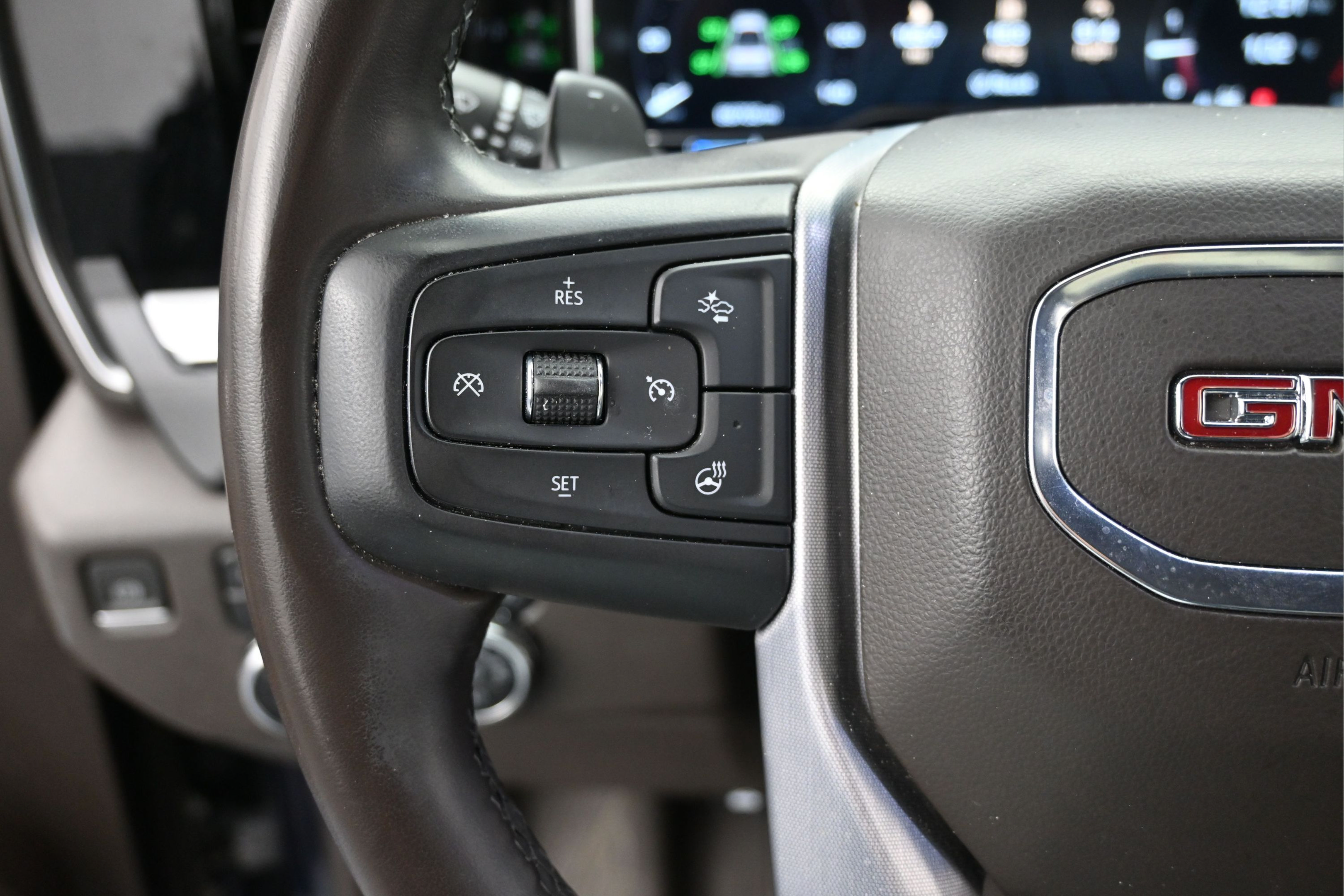 Used 2023 GMC Sierra 1500 SLT AWD/4WD image 14