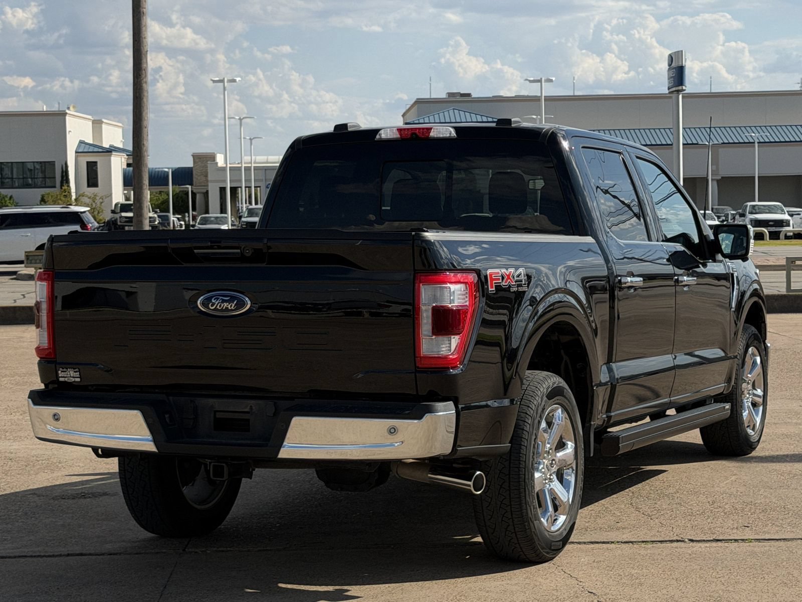 Used 2022 Ford F150 Lariat AWD/4WD image 4