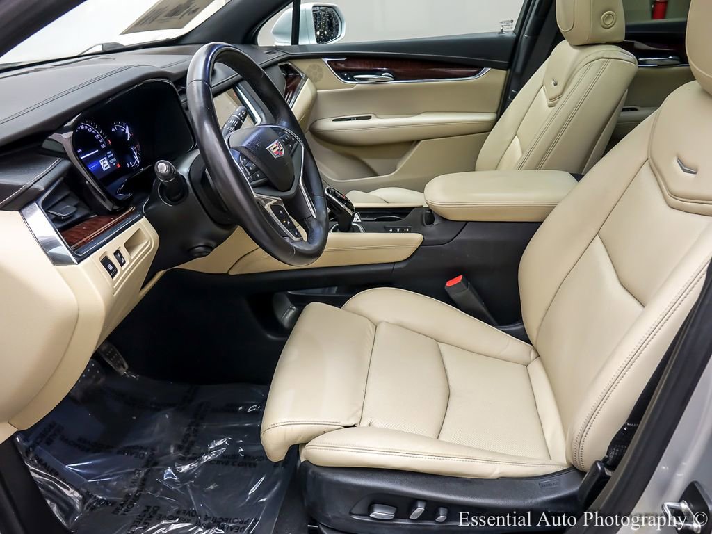 Used 2017 Cadillac XT5 Luxury w/ Driver Awareness Package AWD/4WD image 10