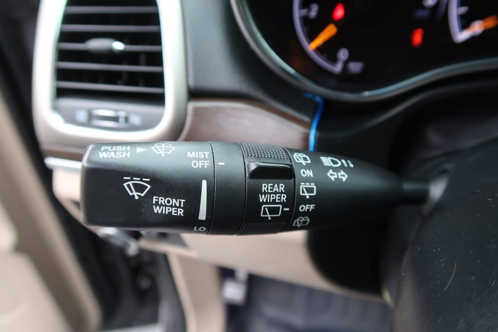 Used 2016 Jeep Grand Cherokee Limited image 19