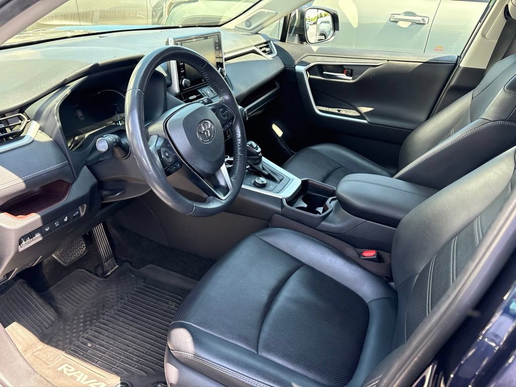 Used 2020 Toyota RAV4 Limited AWD/4WD image 8