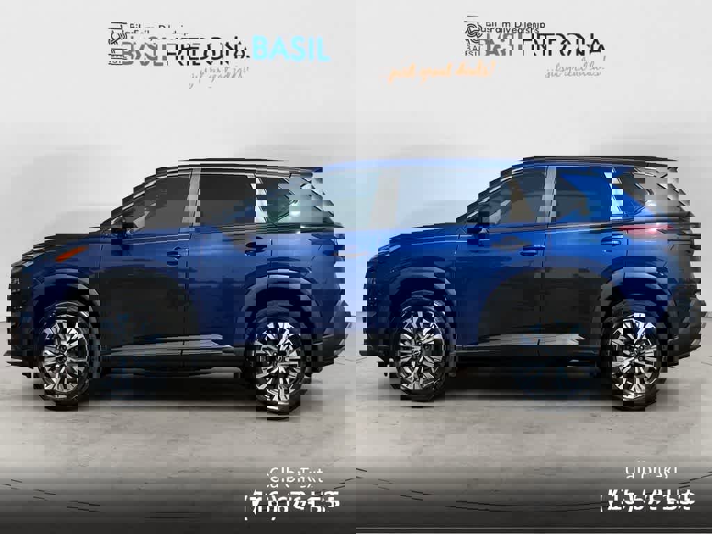 Used 2022 Nissan Rogue SV image 2