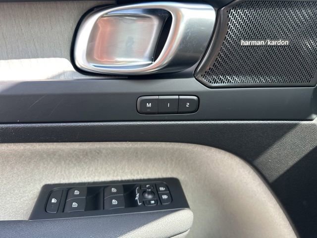Certified 2023 Volvo XC40 B5 Ultimate w/ Protection Package Premier AWD/4WD image 25