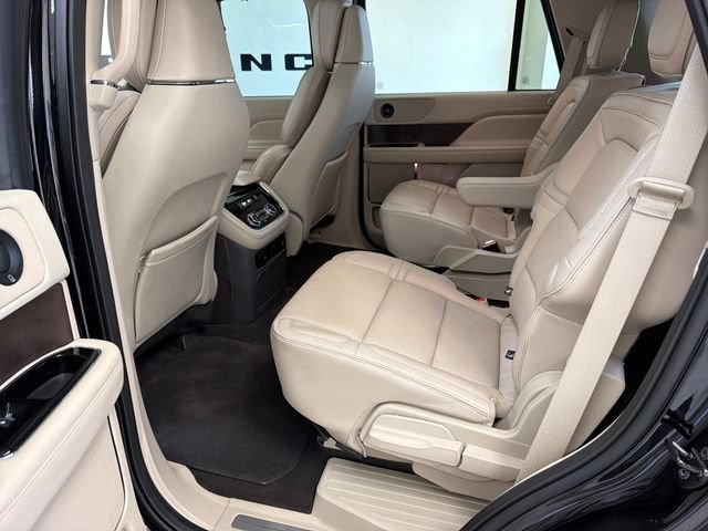 Used 2019 Lincoln Navigator Reserve AWD/4WD image 26