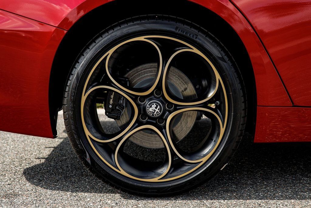 New 2025 Alfa Romeo Giulia AWD w/ Driving Assist Package image 10