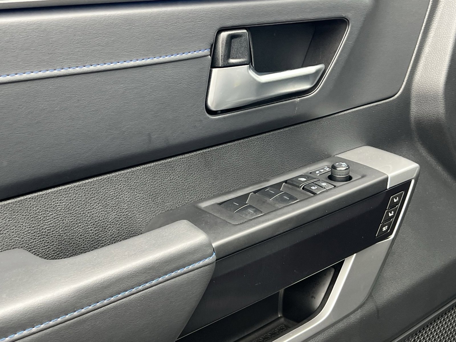 Used 2024 Toyota Tundra Platinum image 15