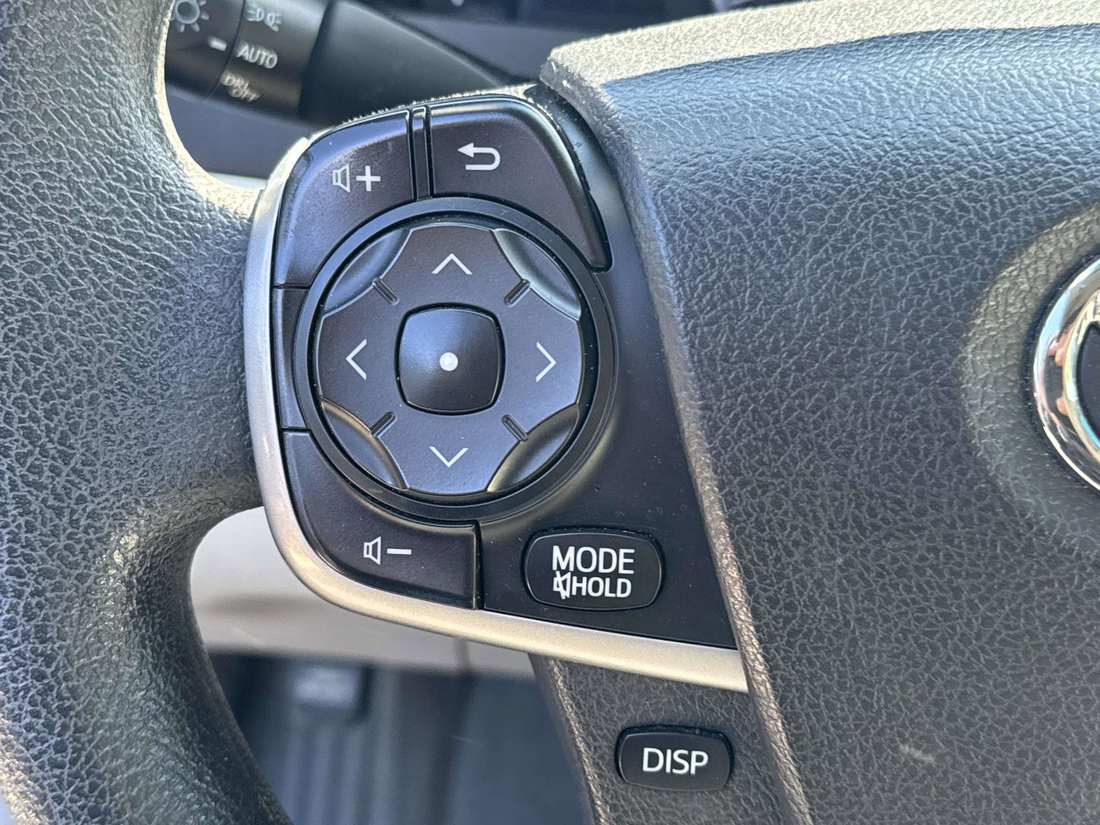 Used 2014 Toyota Camry LE image 16
