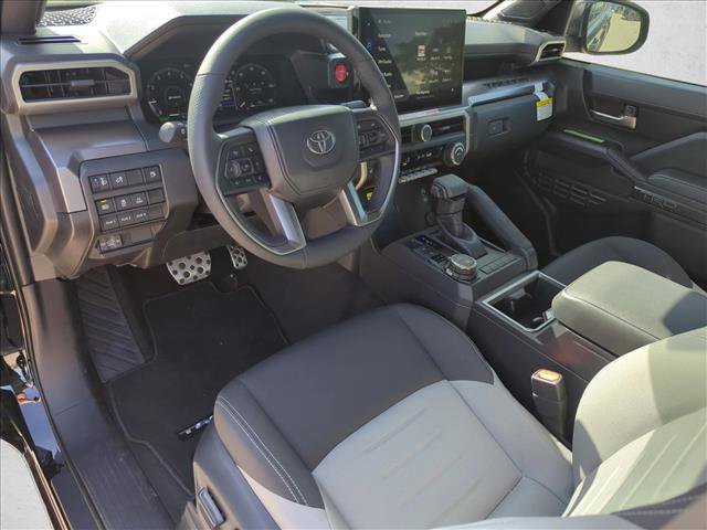 Used 2025 Toyota Tacoma TRD Sport w/ TRD Sport Upgrade Package image 3