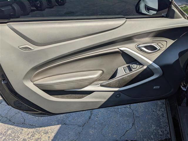 Used 2023 Chevrolet Camaro LT w/ Technology Package image 10