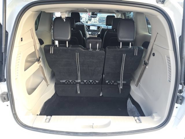Certified 2024 Chrysler Pacifica Touring-L FWD image 27