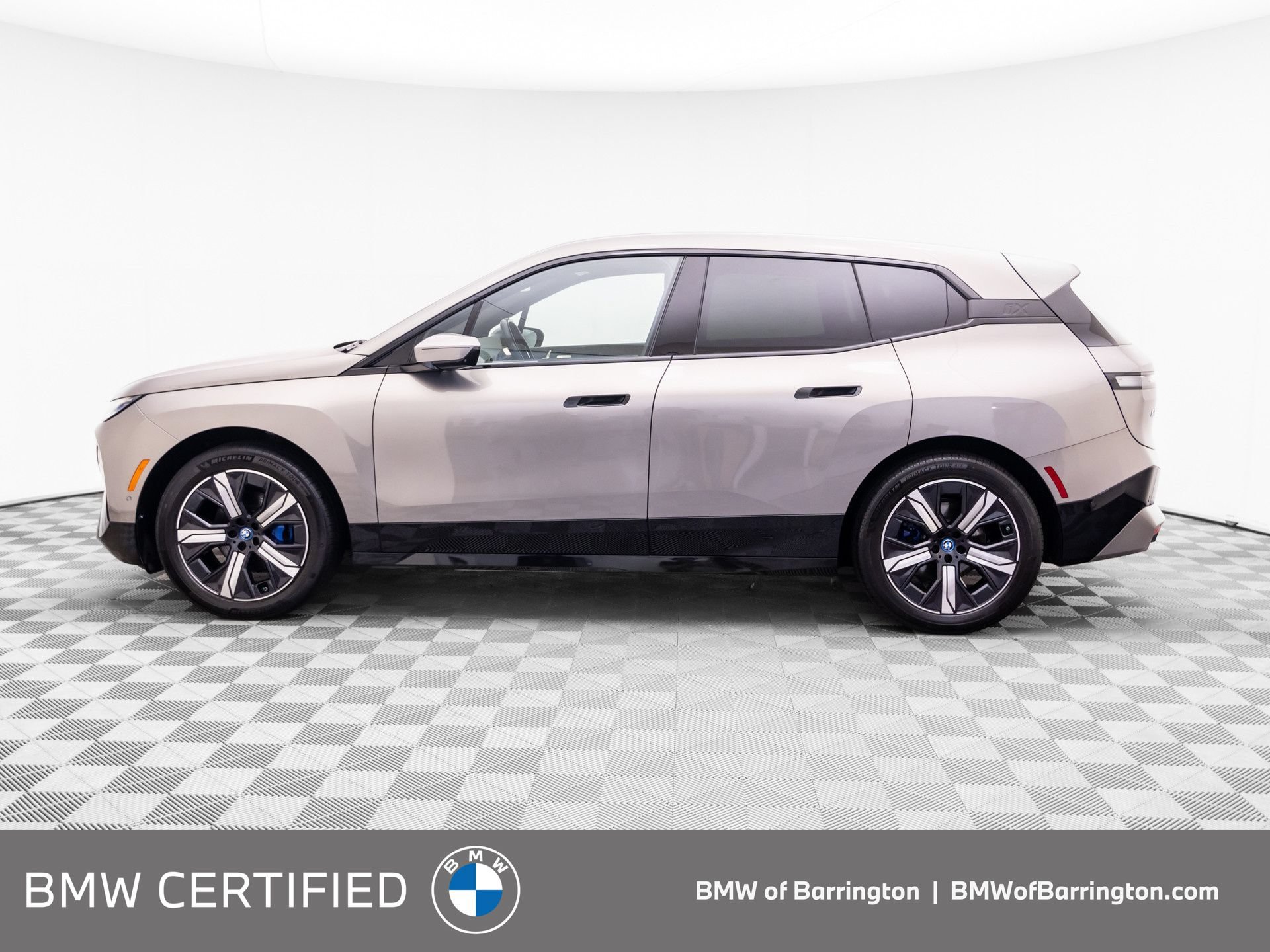 Certified 2024 BMW iX xDrive50 w/ Premium Package AWD/4WD image 2
