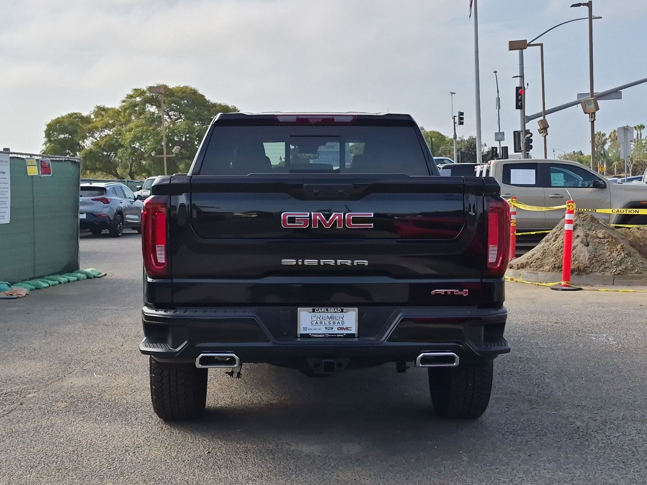 New 2026 GMC Sierra 1500 AT4 w/ AT4 Premium Package AWD/4WD image 4