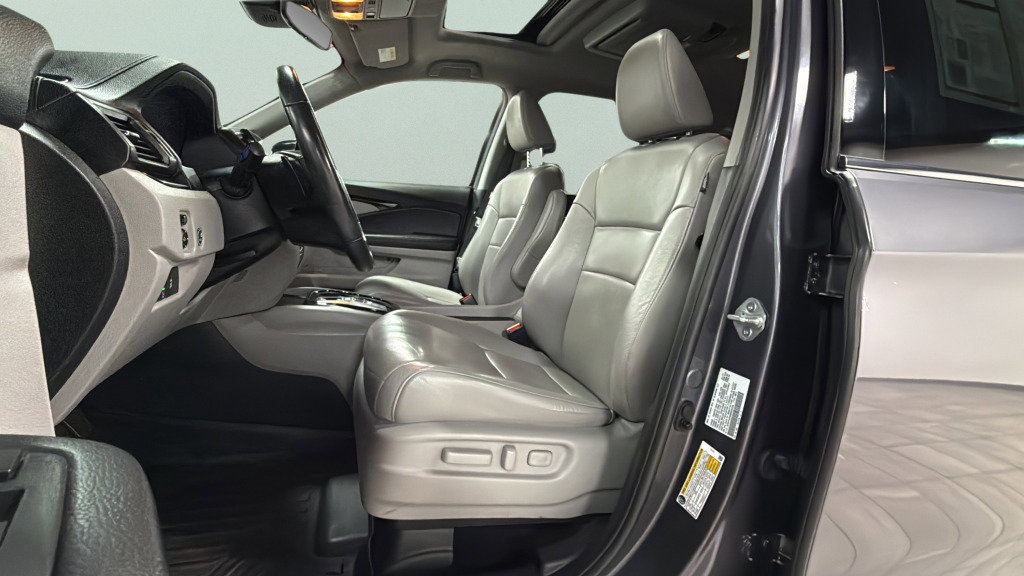 Used 2021 Honda Pilot Touring image 18