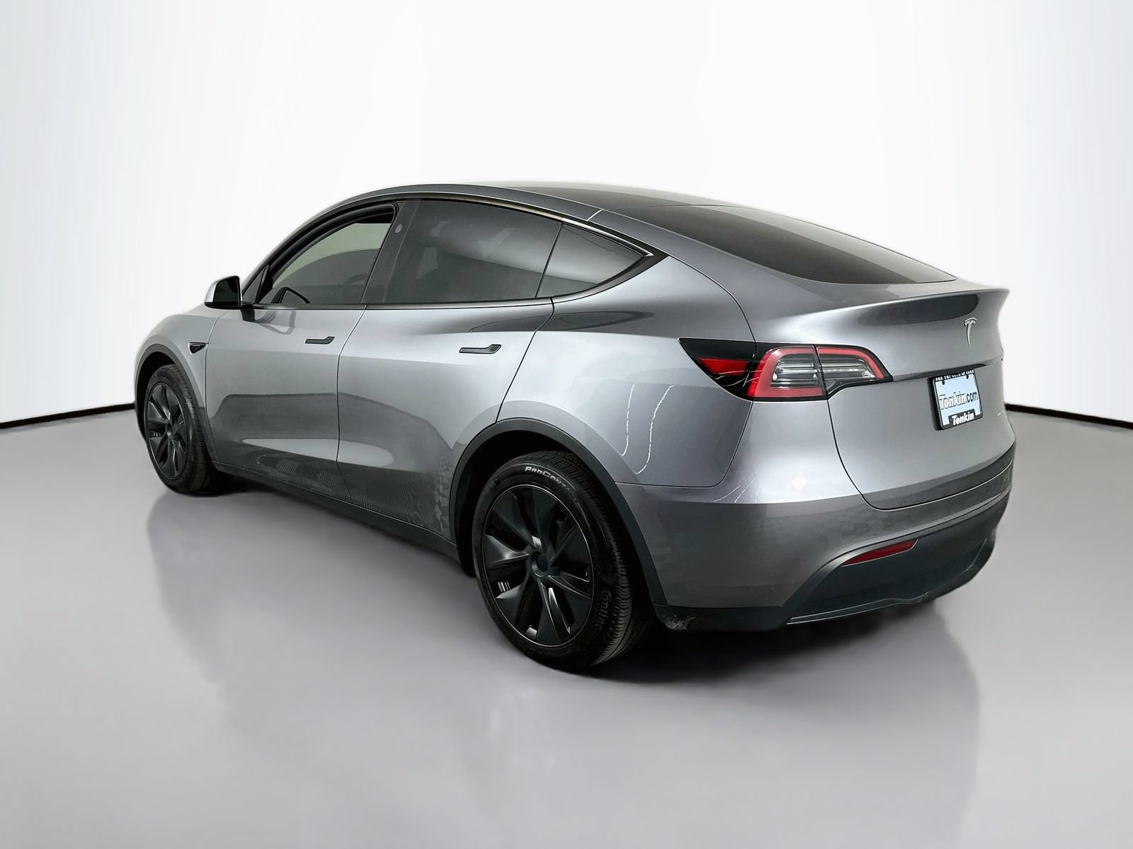 Used 2024 Tesla Model Y Long Range AWD/4WD image 6
