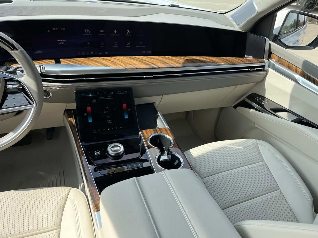 Certified 2025 Cadillac Escalade Sport Platinum image 15