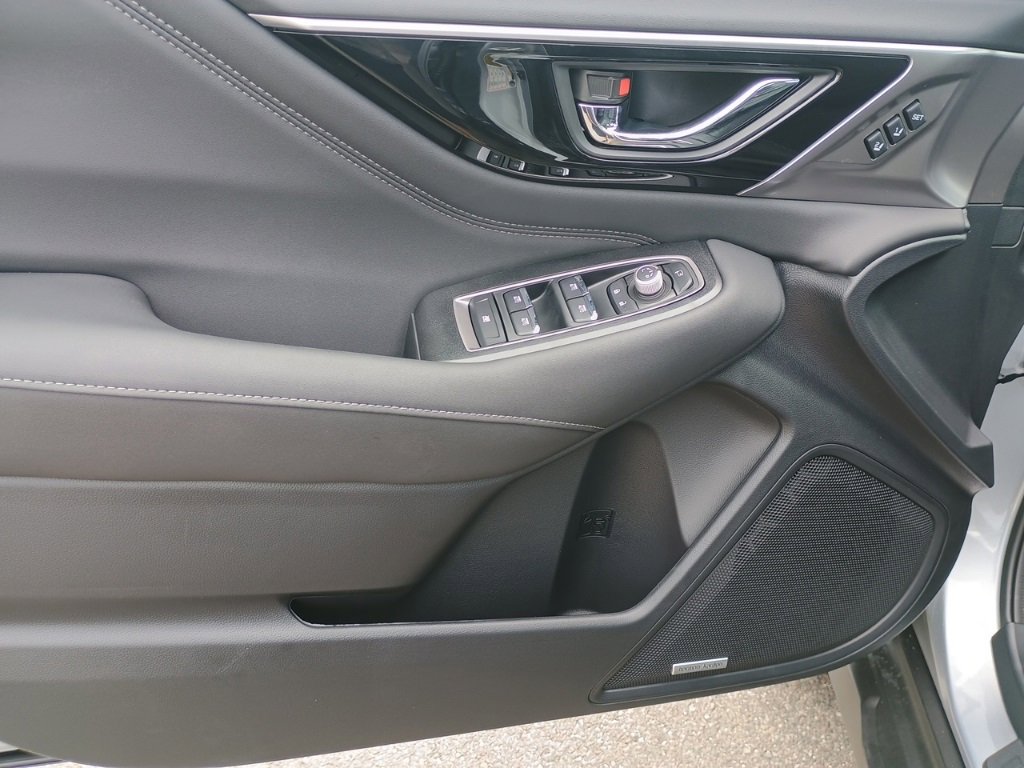 New 2025 Subaru Outback Touring XT w/ Popular Package #2 image 8