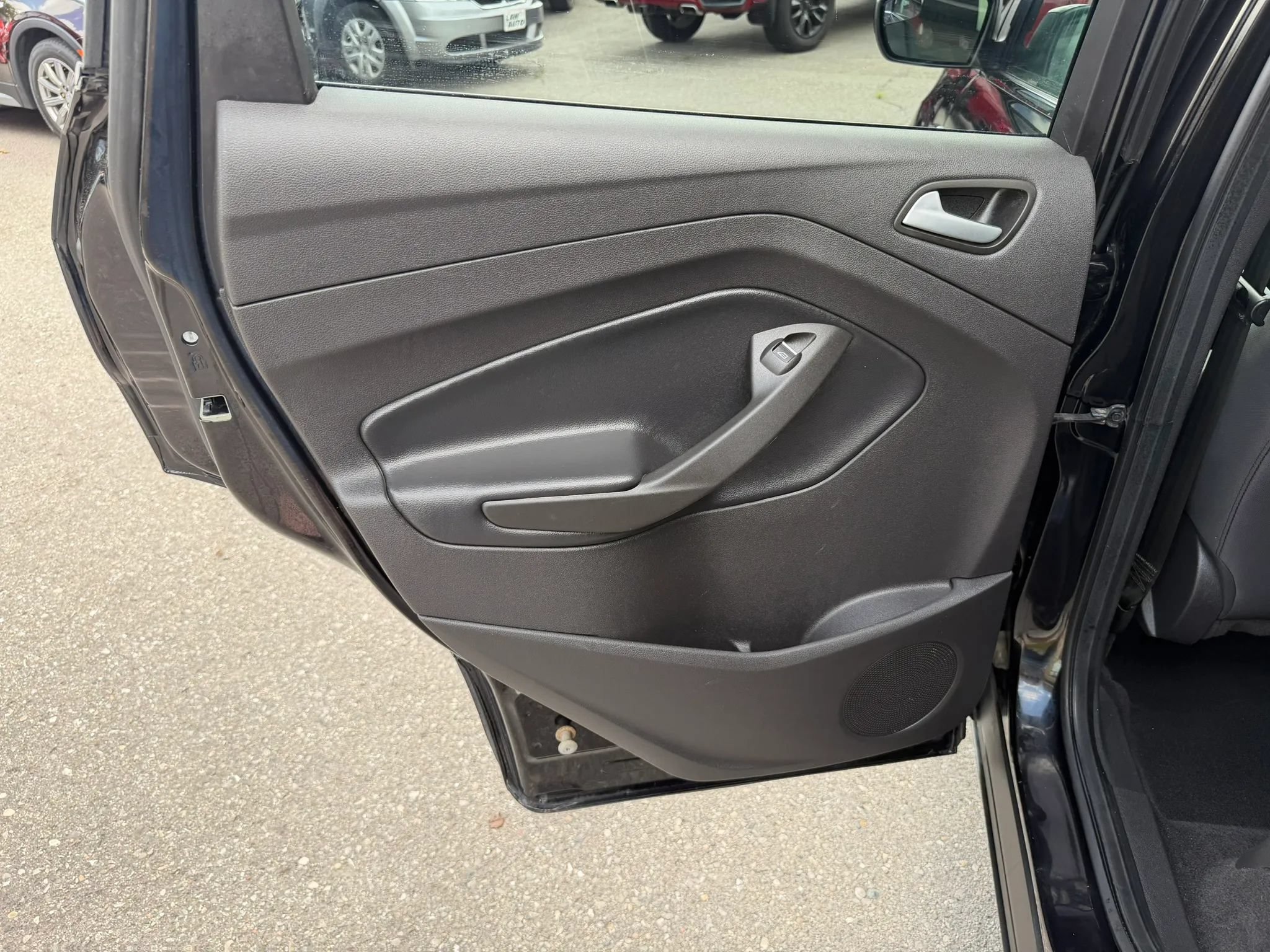 Used 2019 Ford Escape SE FWD image 29