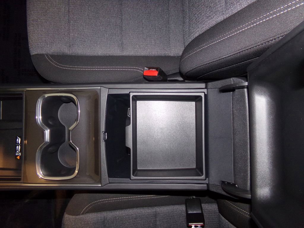 New 2025 GMC Acadia Elevation image 21