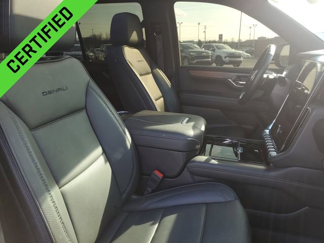 Used 2025 GMC Yukon Denali w/ Sun & Power Step Package image 30