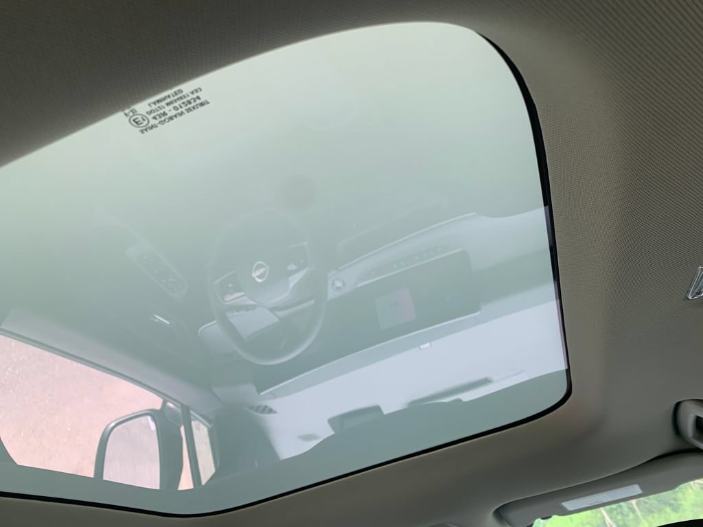 New 2026 Nissan Leaf Platinum+ FWD image 17