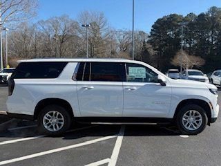 New 2026 Chevrolet Suburban LT w/ Comfort Package AWD/4WD image 4