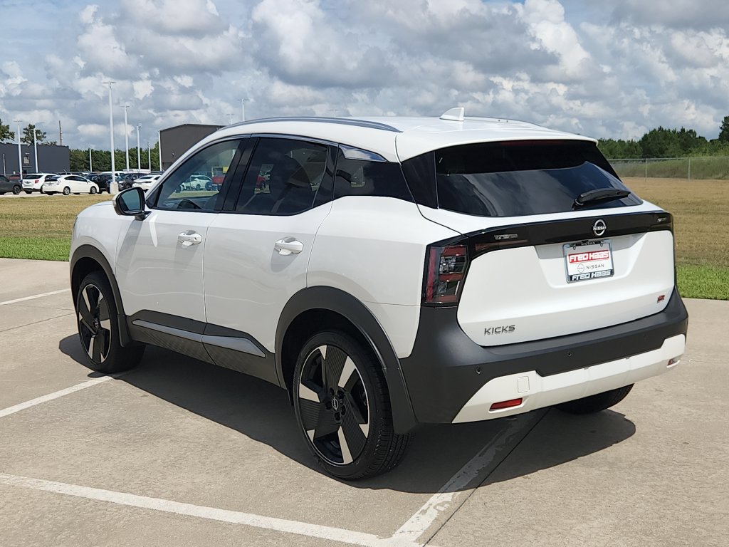 Certified 2025 Nissan Kicks SR FWD image 7