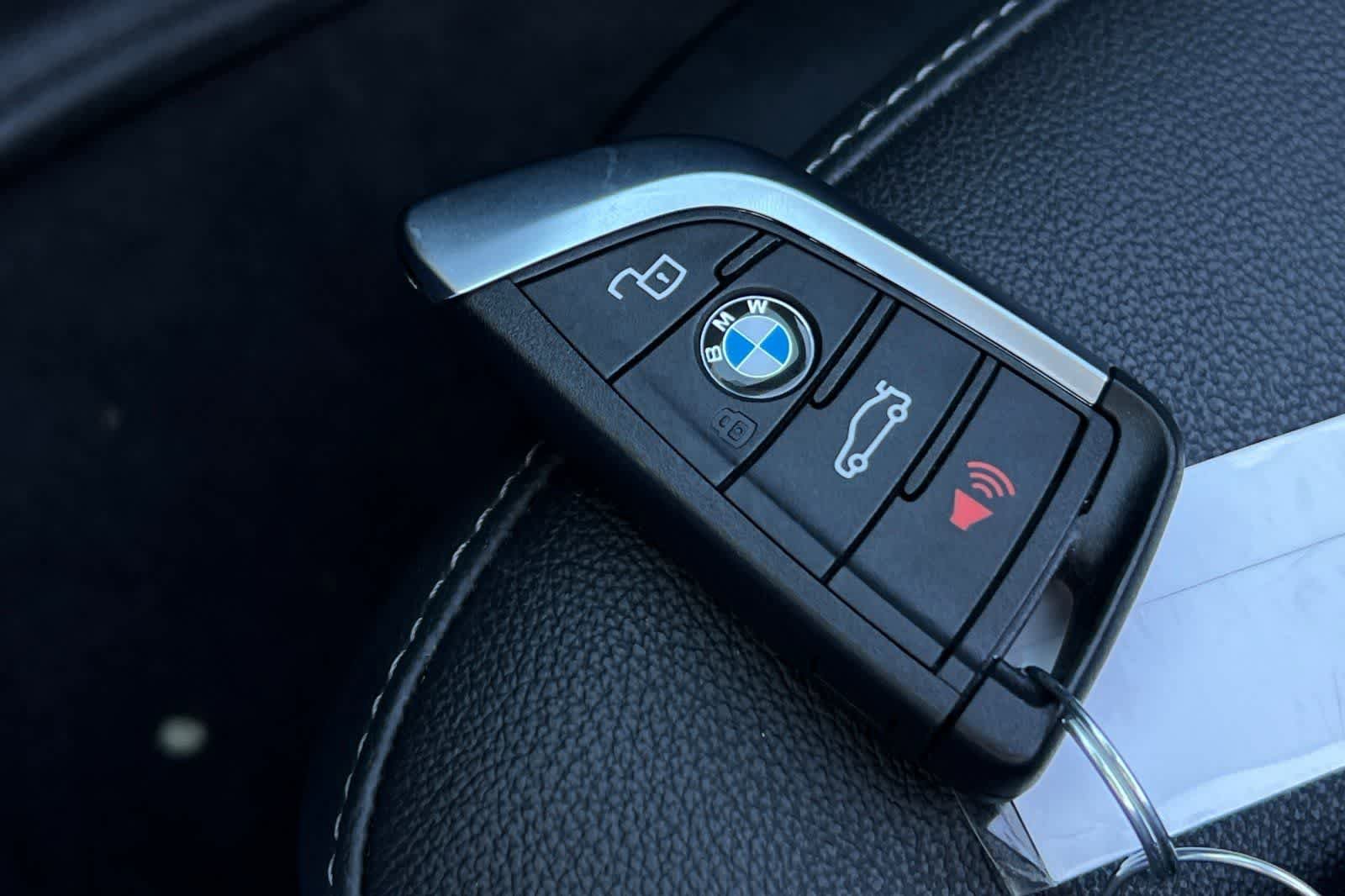 Used 2025 BMW Z4 M40i w/ Edition image 27