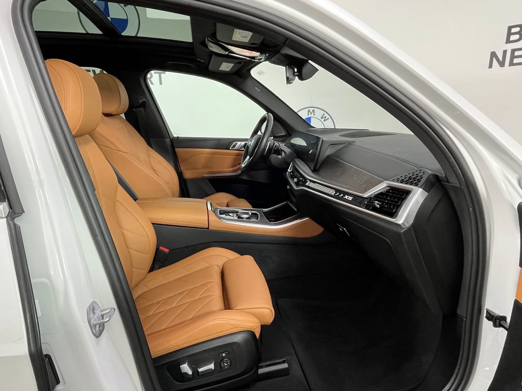 Used 2024 BMW X5 xDrive40i w/ Premium Package AWD/4WD image 24
