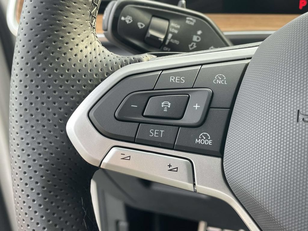 New 2026 Volkswagen Tiguan SEL R-Line AWD/4WD image 22
