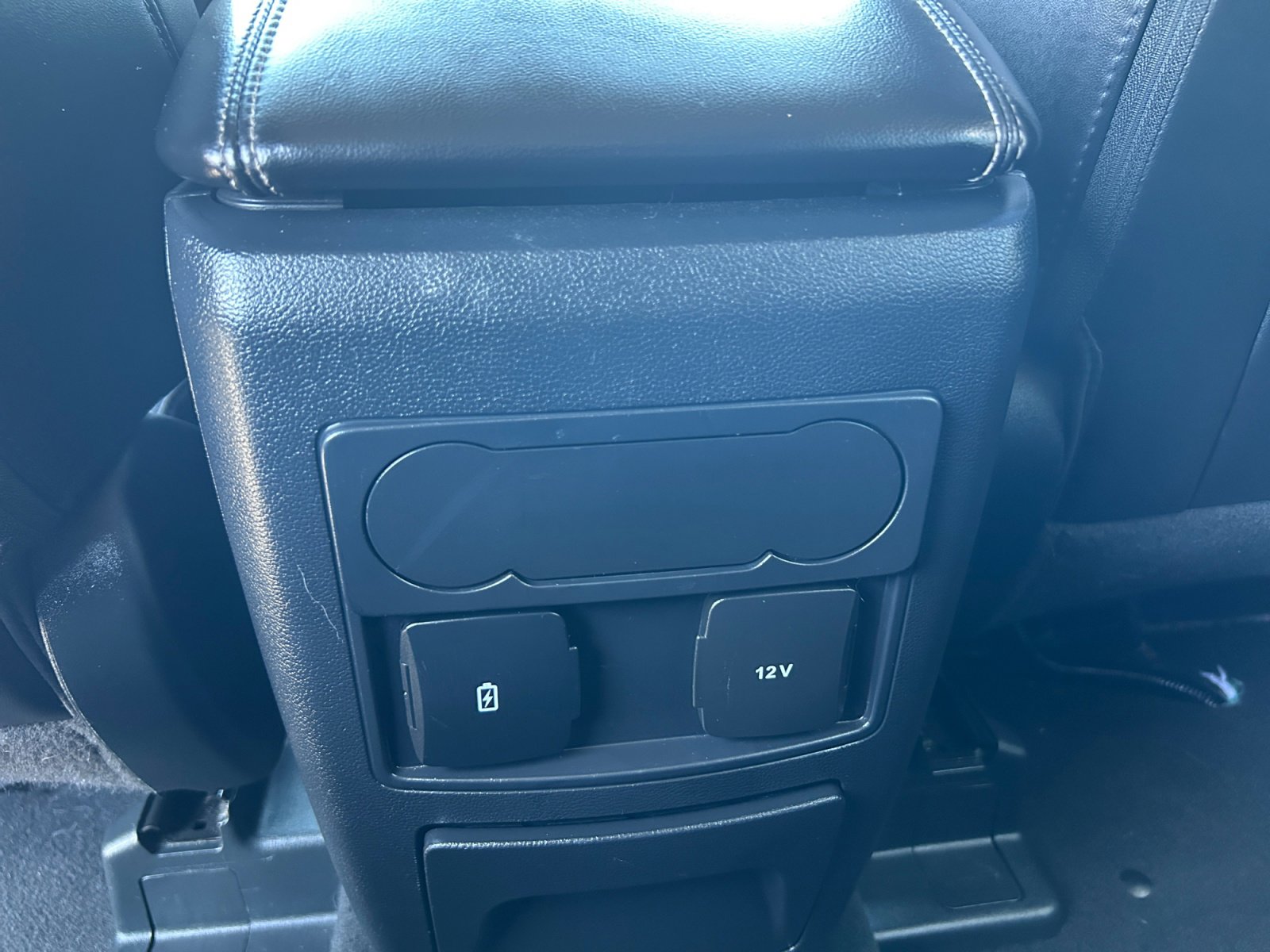Used 2024 Ford Explorer XLT w/ Equipment Group 202A RWD image 30