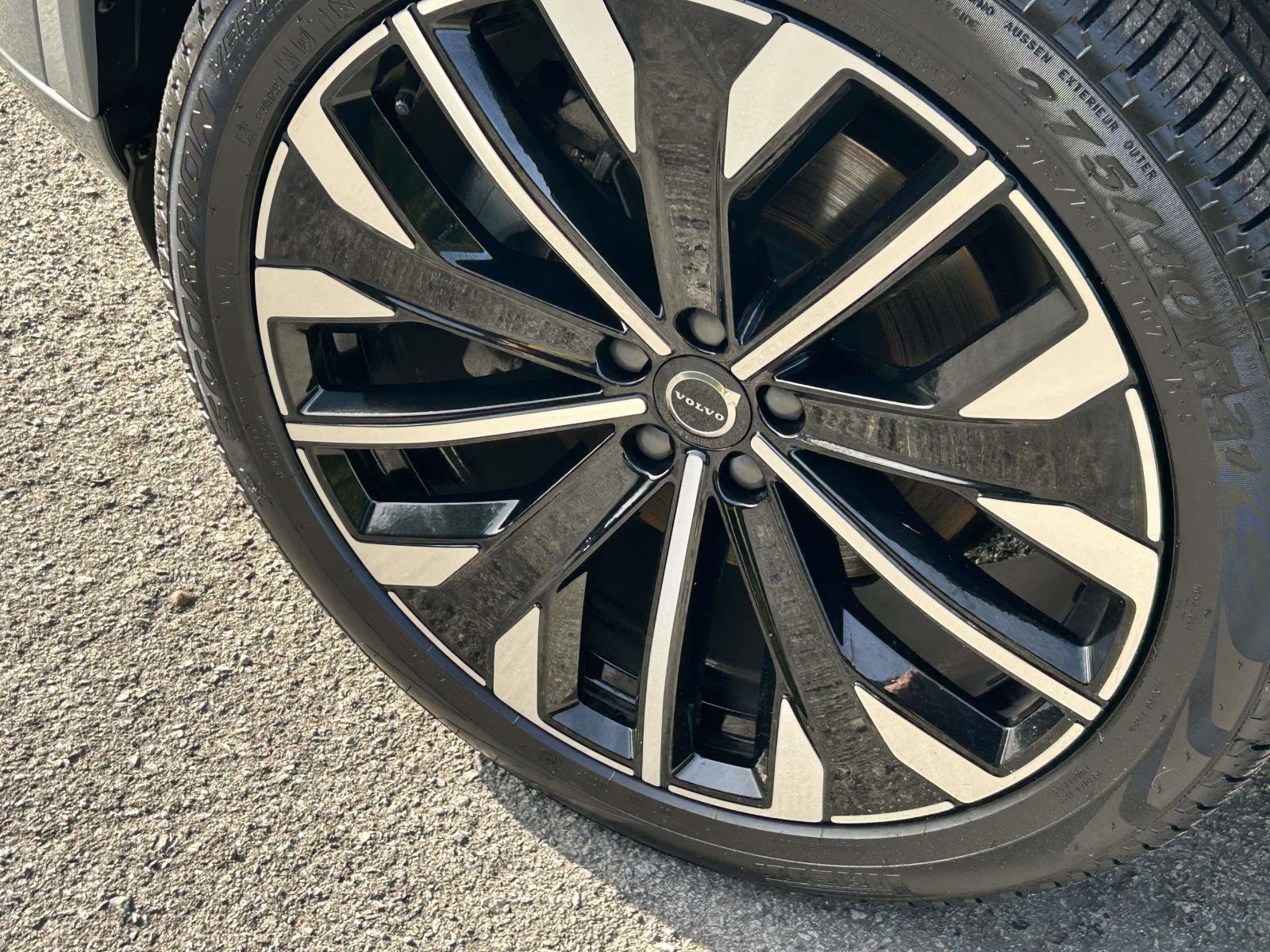 Certified 2025 Volvo XC90 B6 Plus image 9