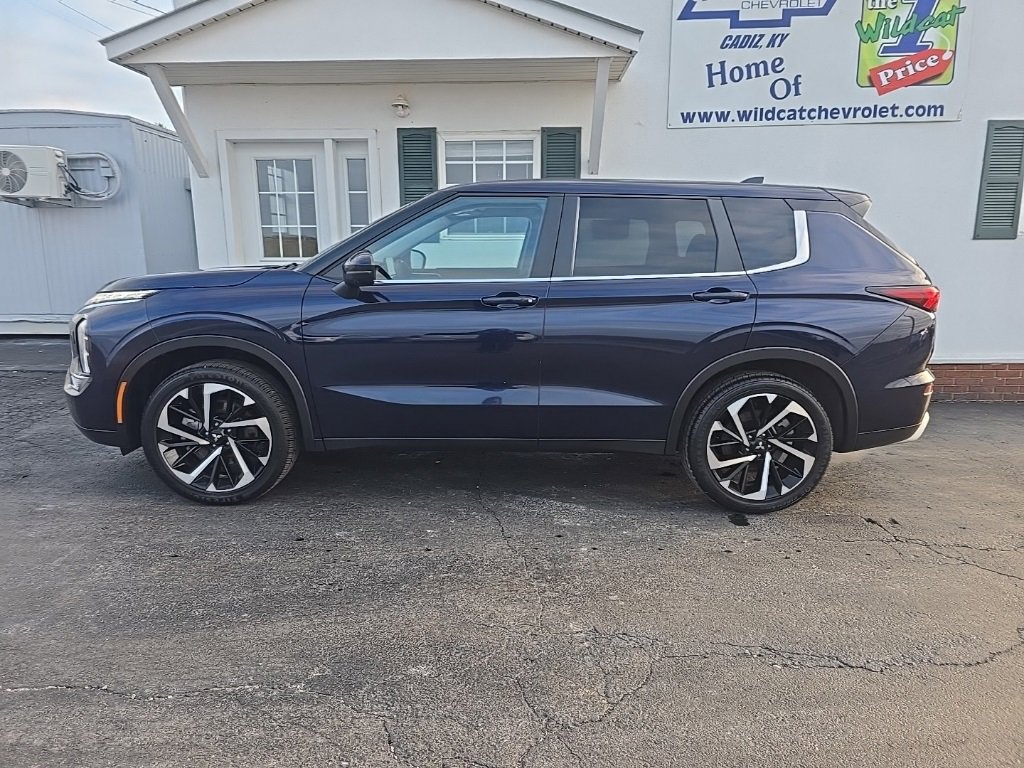 Used 2024 Mitsubishi Outlander SE Black Edition image 5