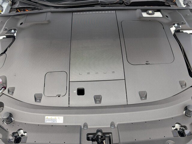 New 2026 Lexus ES 350e w/ Accessory Package (Z2) FWD image 9