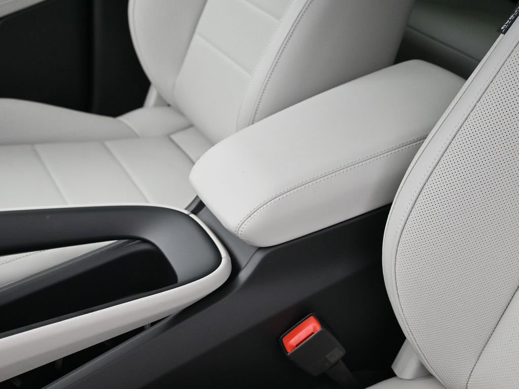 New 2026 Porsche Macan Electric image 20