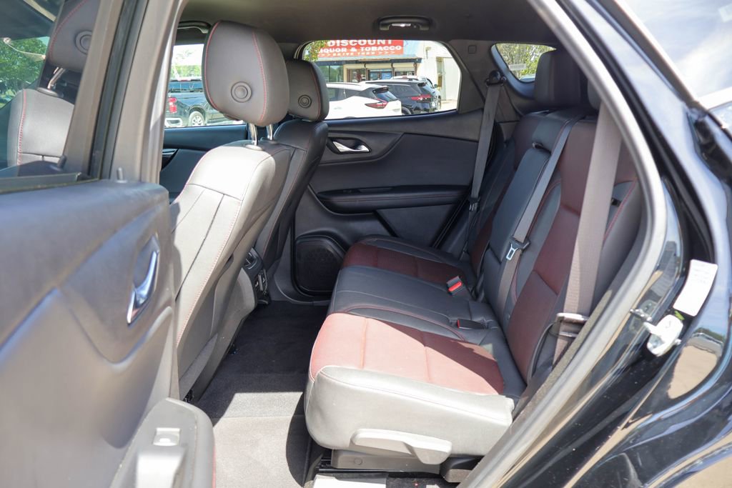 Used 2025 Chevrolet Blazer RS FWD image 9