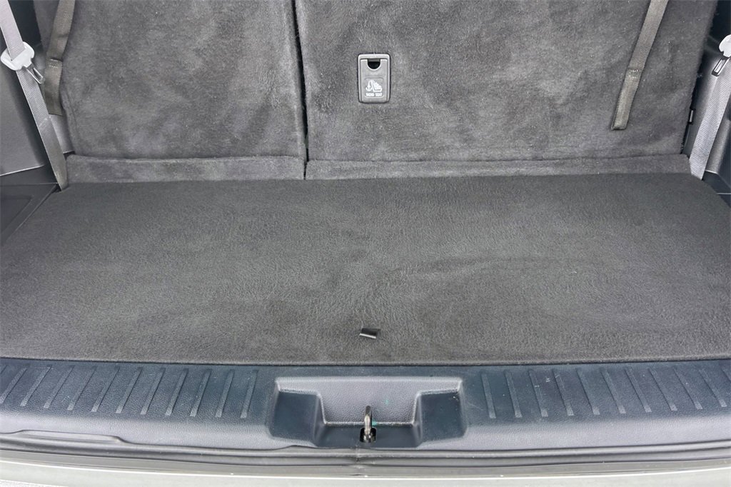 Certified 2023 Toyota Highlander L image 17