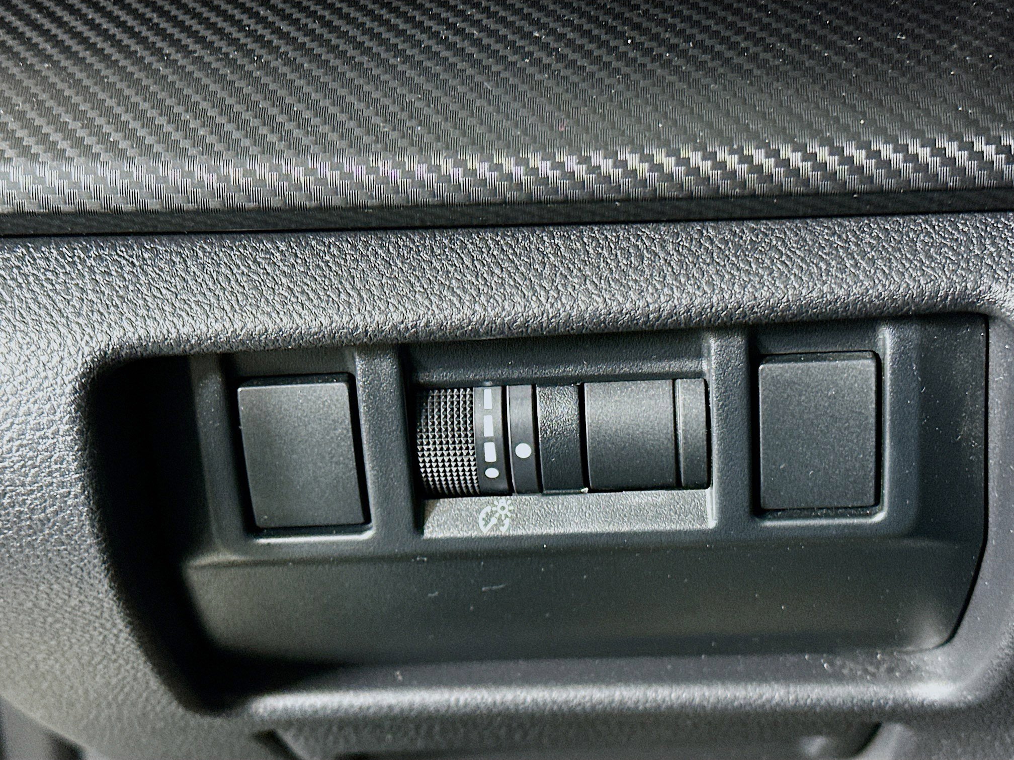 Used 2025 Subaru Crosstrek 2.0i Premium image 16