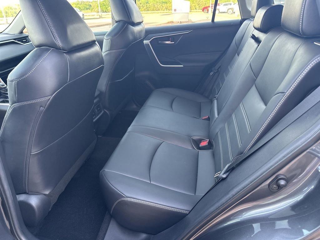 Used 2021 Toyota RAV4 XLE Premium image 15