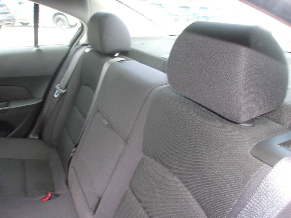 Used 2016 Chevrolet Cruze LT FWD image 11